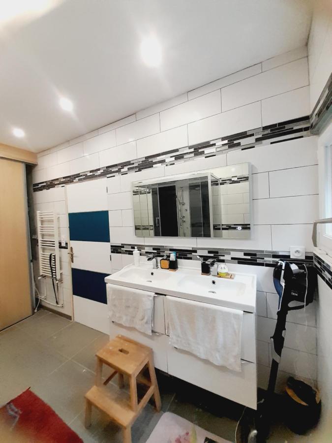 Une Chambre De 20M2 Chez Les Habitants Dieppe Luaran gambar