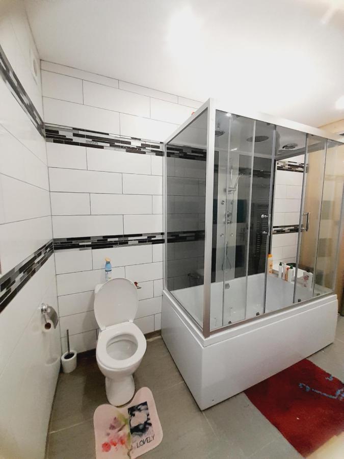 Une Chambre De 20M2 Chez Les Habitants Dieppe Luaran gambar