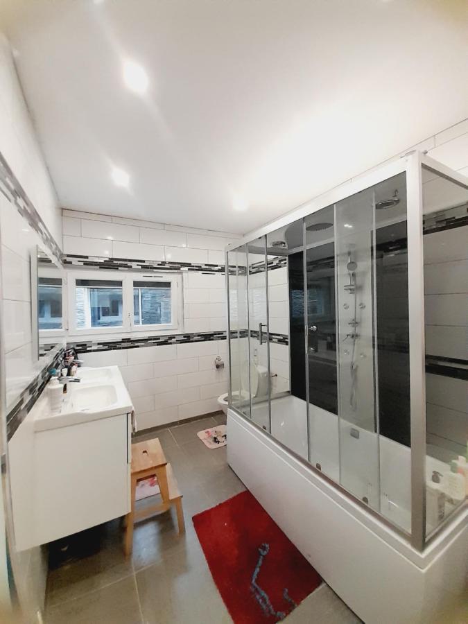 Une Chambre De 20M2 Chez Les Habitants Dieppe Luaran gambar